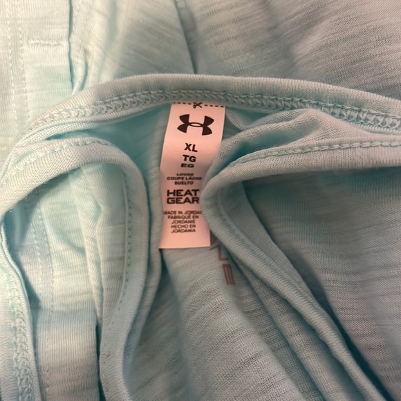 Under Armour racer back heat gear tank - Picture 6 of 6